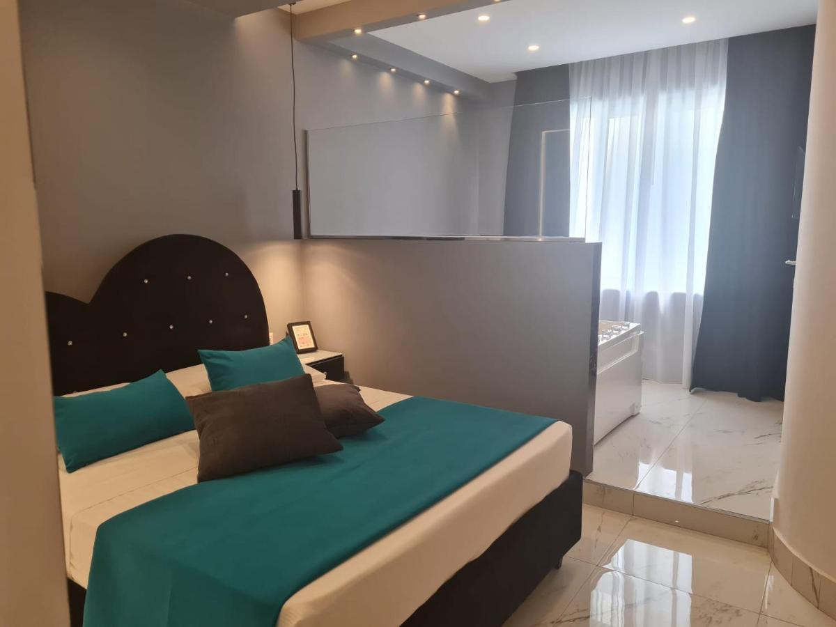 Maliziusella Hotel Наполи Екстериор снимка