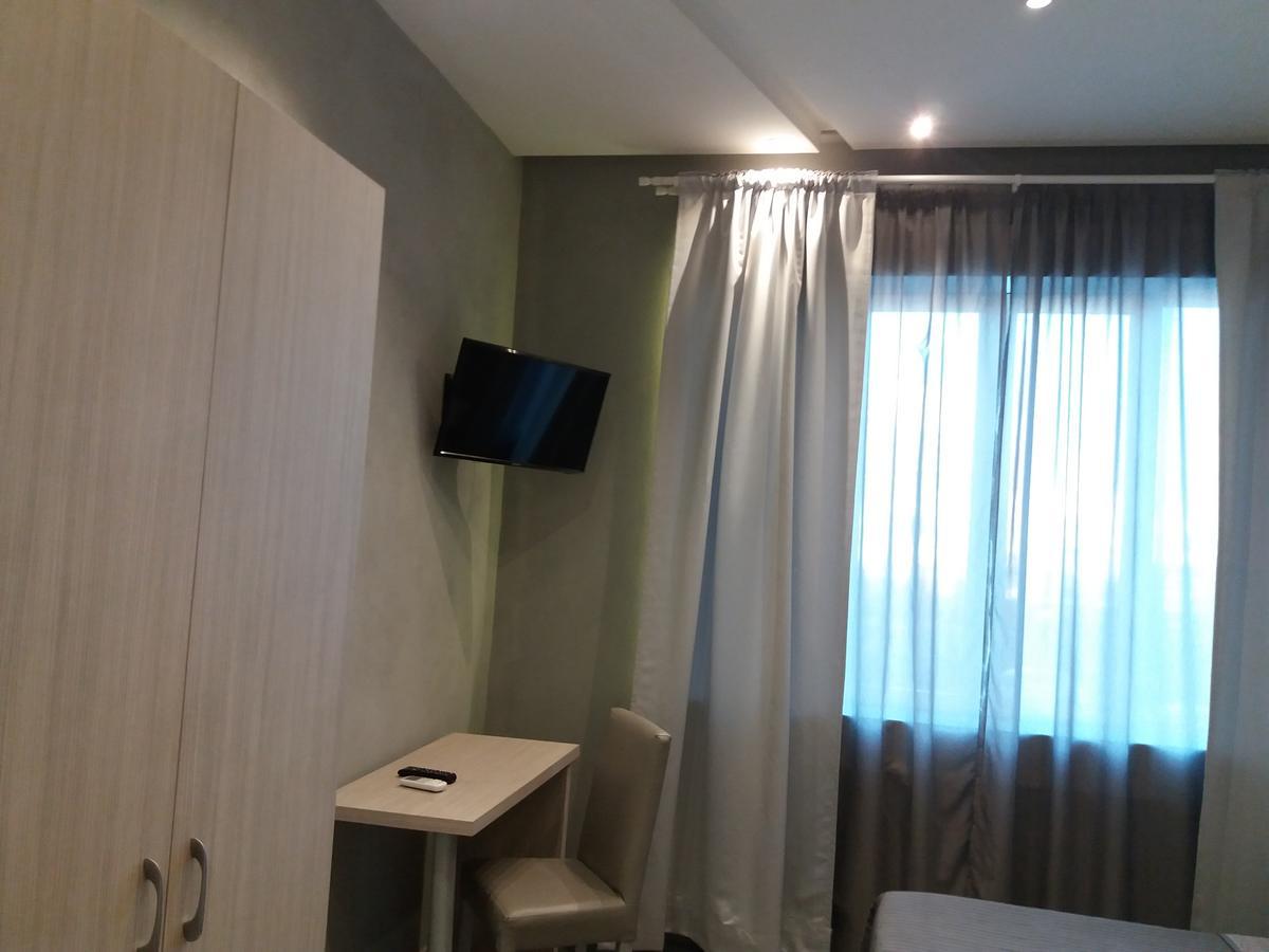 Maliziusella Hotel Наполи Екстериор снимка