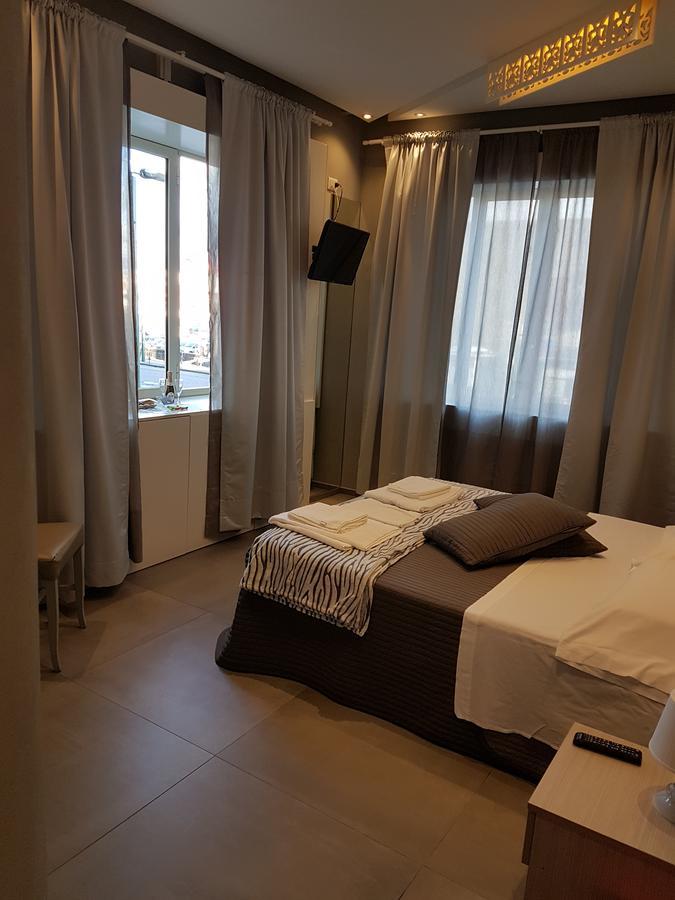 Maliziusella Hotel Наполи Екстериор снимка