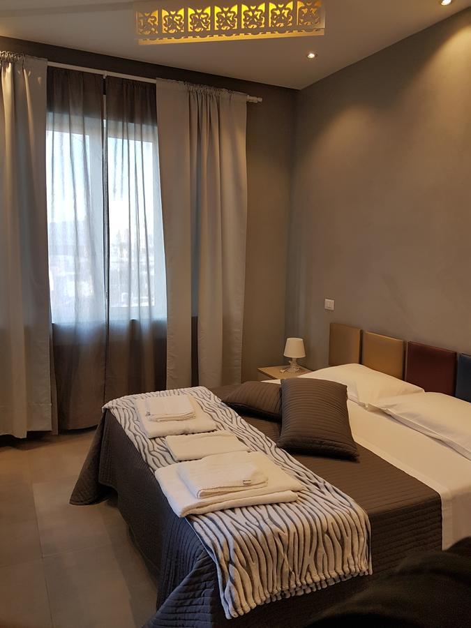 Maliziusella Hotel Наполи Екстериор снимка