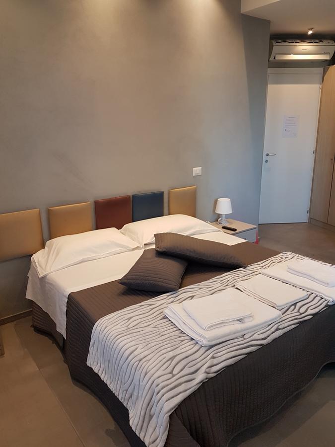 Maliziusella Hotel Наполи Екстериор снимка